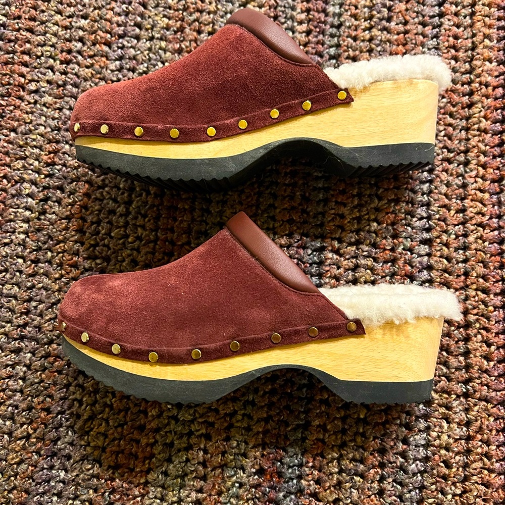 MGemi - Women's Greta Shearling Clogs Size 8